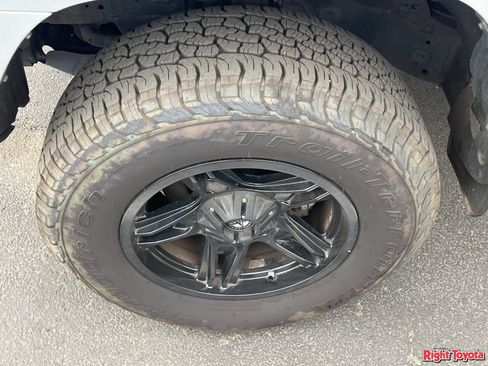 Certified 2016 Toyota 4Runner SR5 AWD/4WD image 8