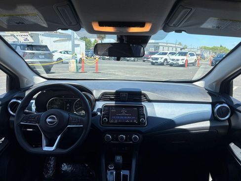 Used 2025 Nissan Versa SV FWD image 31