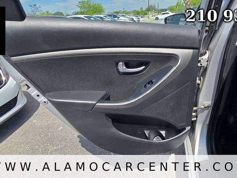 Used 2016 Hyundai Elantra GT FWD image 29
