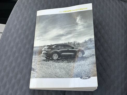 Used 2021 Ford Escape SE w/ SE Sport Appearance Package FWD image 32
