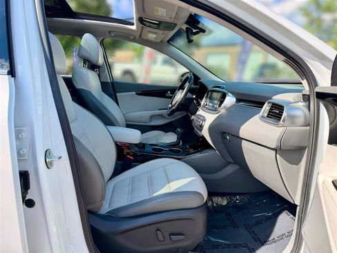 Used 2017 Kia Sorento SX AWD/4WD image 11