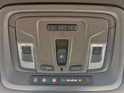 Used 2024 GMC Sierra 2500 SLT w/ SLT Premium Package image 34