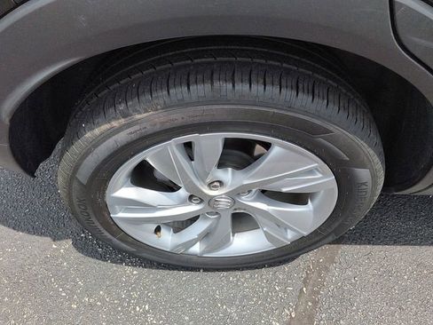 Used 2025 Buick Encore GX Preferred AWD/4WD image 9