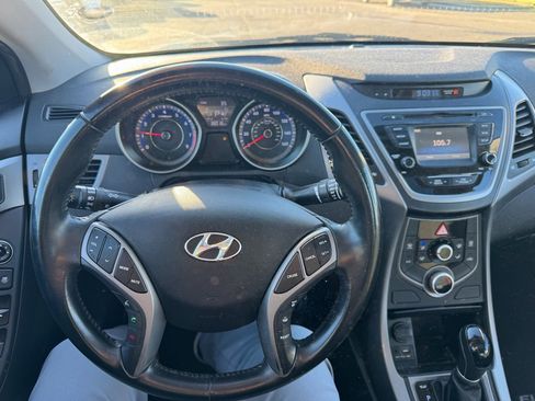 Used 2015 Hyundai Elantra SE w/ Option Group 03 image 4