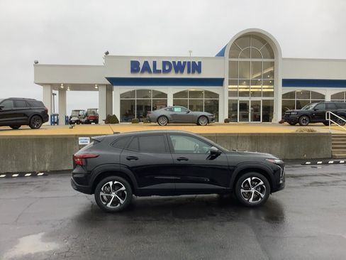 Used 2024 Chevrolet Trax RS w/ Driver Confidence Package image 8