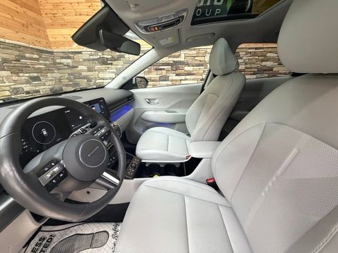 Used 2024 Hyundai Kona Limited image 11