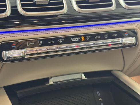 Used 2025 Mercedes-Benz Maybach GLS 600 4MATIC image 21
