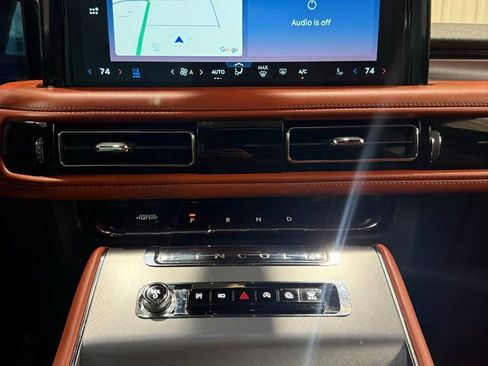 Used 2025 Lincoln Aviator Reserve w/ Equipment Group 201A AWD/4WD image 11