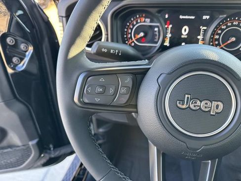 New 2025 Jeep Gladiator Sport image 15