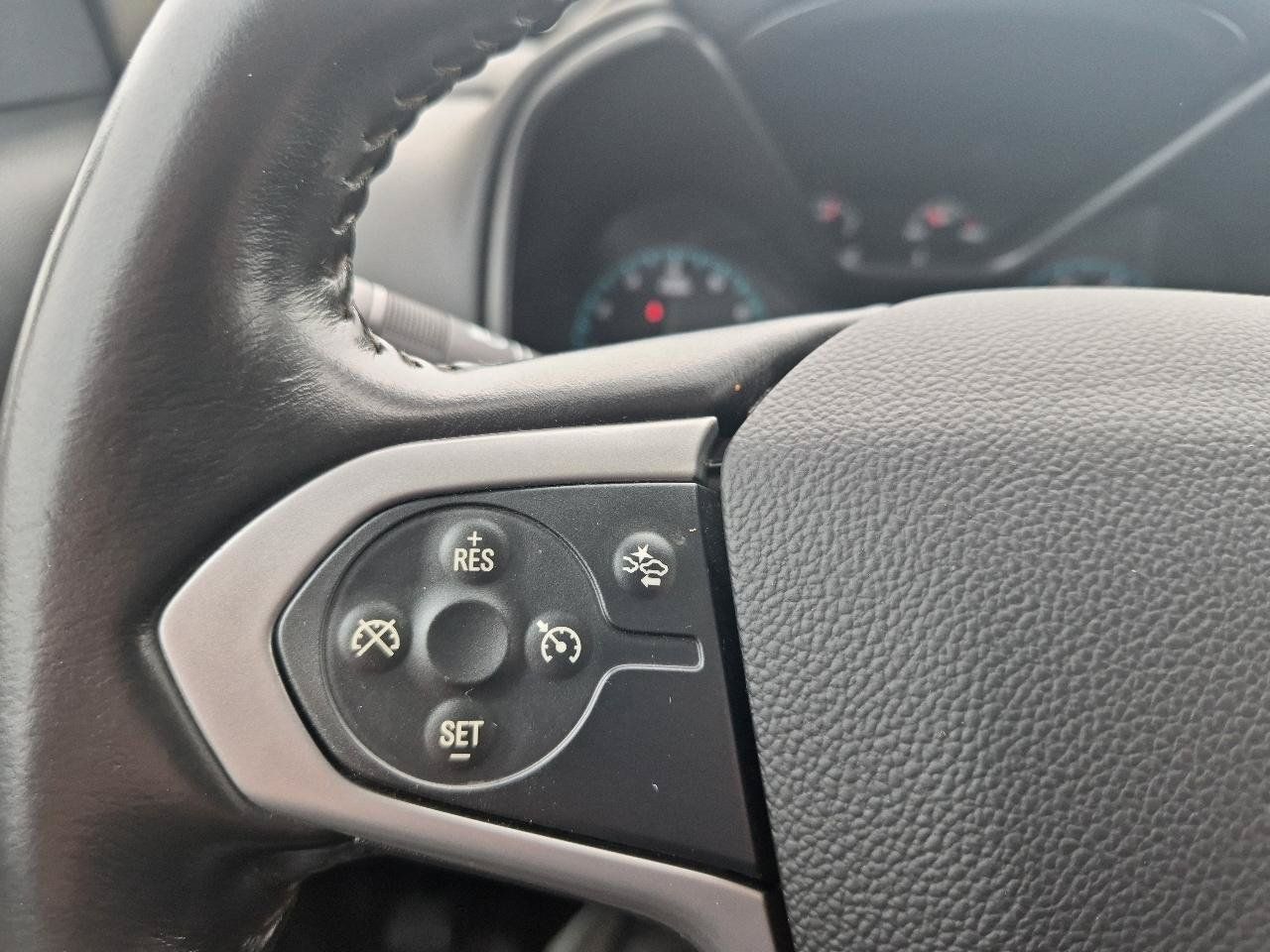 Used 2022 Chevrolet Colorado LT w/ Fleet Safety Package AWD/4WD image 15