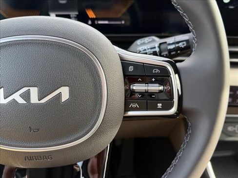 New 2026 Kia Carnival EX image 22