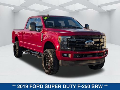Used 2019 Ford F250 Lariat image 2