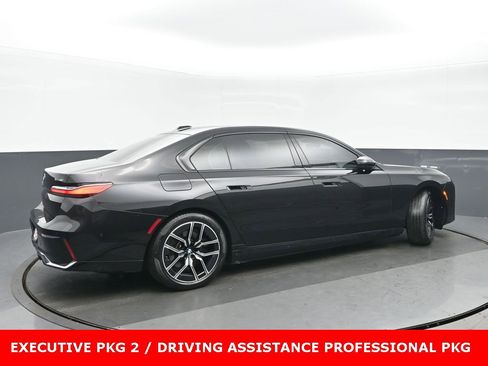 Used 2023 BMW i7 xDrive60 w/ Executive Package 2 image 3