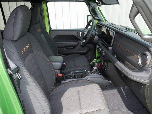 New 2025 Jeep Gladiator Mojave w/ Safety Group image 21