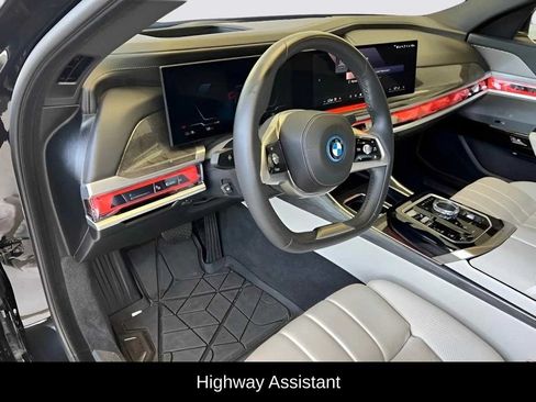 Used 2024 BMW i7 xDrive60 AWD/4WD image 13