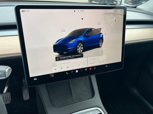 Used 2023 Tesla Model Y Long Range image 18