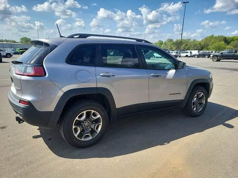 Used 2019 Jeep Cherokee Trailhawk w/ Comfort/Convenience Group image 2