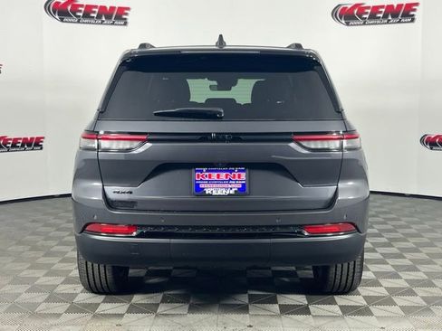 New 2025 Jeep Grand Cherokee Laredo image 7