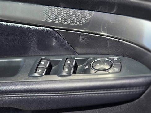 Used 2018 Ford Explorer XLT image 34