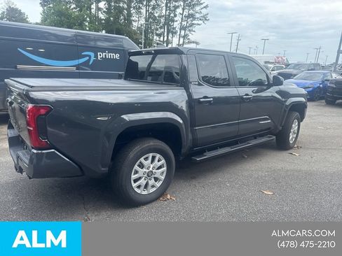 Used 2025 Toyota Tacoma SR5 AWD/4WD image 11