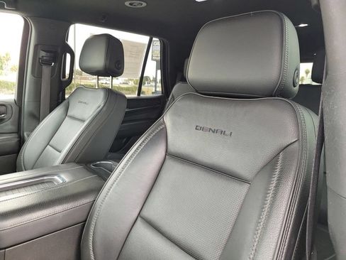 Used 2023 GMC Yukon Denali AWD/4WD image 17
