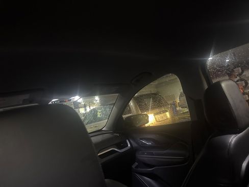 Used 2021 GMC Terrain SLT w/ Elevation Edition image 15