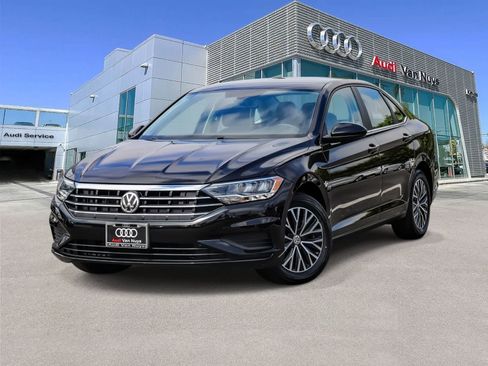 Used 2019 Volkswagen Jetta SE FWD image 1