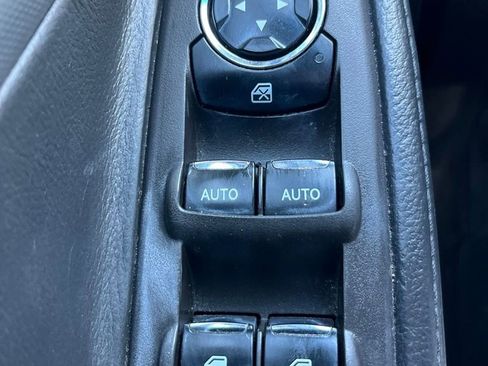 Used 2014 Ford Explorer XLT w/ Equipment Group 202A AWD/4WD image 6