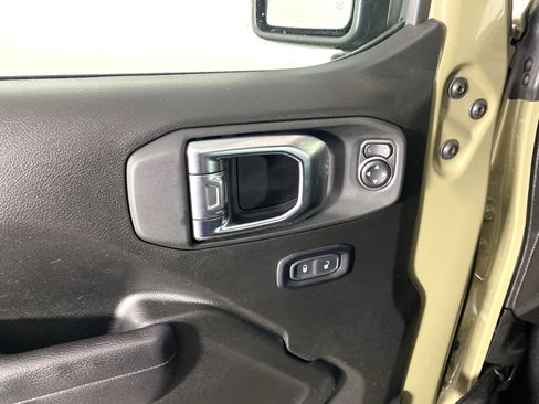 Used 2025 Jeep Wrangler Unlimited Sport AWD/4WD image 14