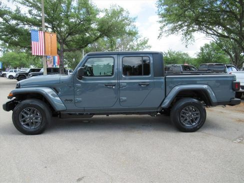 New 2026 Jeep Gladiator Sport AWD/4WD image 4
