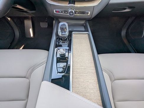 New 2026 Volvo XC60 B5 Plus w/ Protection Package Premier AWD/4WD image 19