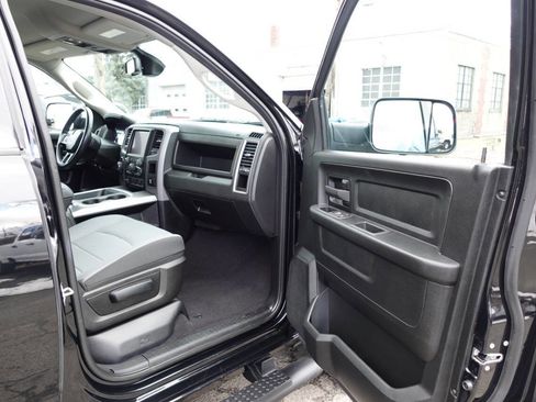 Used 2022 RAM 1500 Express w/ Wheel & Sound Group AWD/4WD image 27
