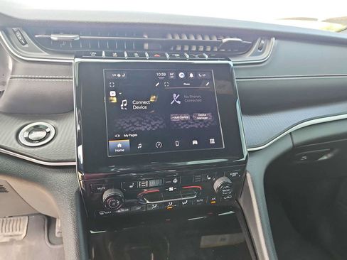 Used 2025 Jeep Grand Cherokee L Altitude AWD/4WD image 20