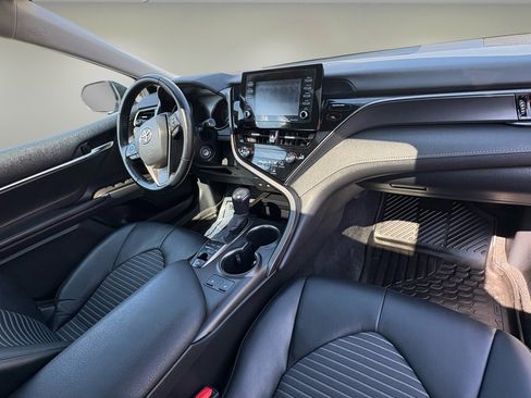 Used 2022 Toyota Camry SE w/ Cold Weather Package image 45