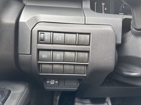 Used 2025 Toyota Tacoma SR image 12