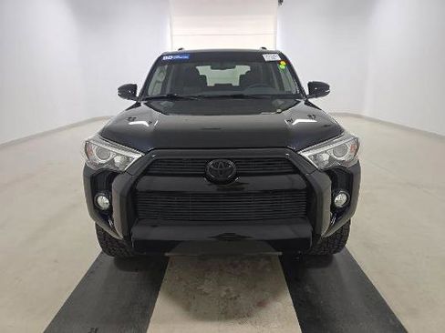 Used 2019 Toyota 4Runner SR5 Premium AWD/4WD image 2