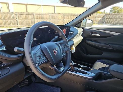 New 2026 Buick Envista Preferred image 12