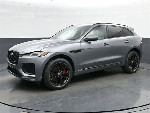 Used 2023 Jaguar F-PACE R-Dynamic S image 4
