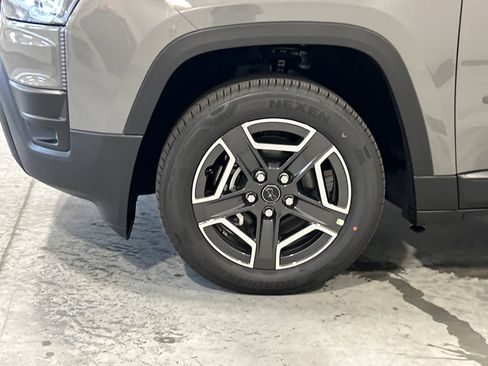 New 2026 Jeep Cherokee Laredo AWD/4WD image 11