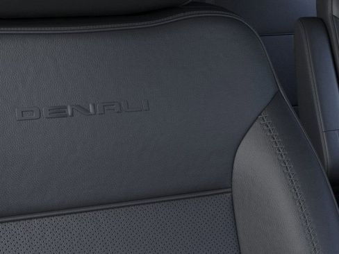 New 2025 GMC Yukon XL Denali image 21