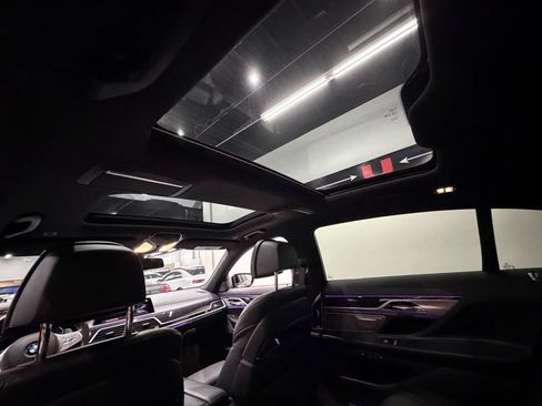 Used 2020 BMW 750i xDrive w/ Luxury Rear Seating Package AWD/4WD image 44