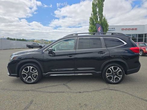 Used 2023 Subaru Ascent Limited AWD/4WD image 2