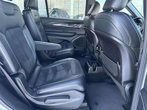 Used 2021 Jeep Grand Cherokee L Laredo image 21