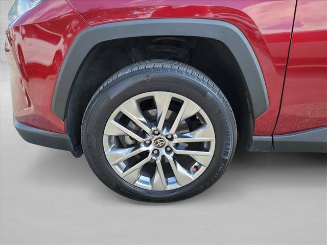 Used 2021 Toyota RAV4 XLE Premium AWD/4WD image 28