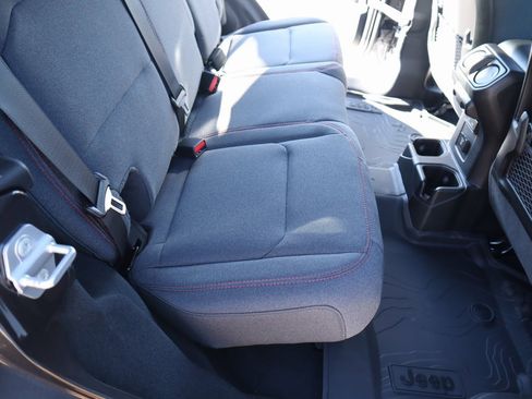 New 2026 Jeep Wrangler Unlimited Rubicon image 14