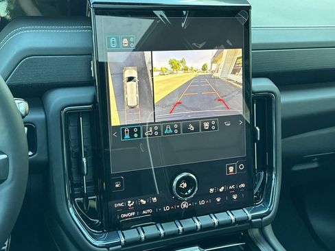 New 2026 GMC Yukon XL AT4 Ultimate AWD/4WD image 22