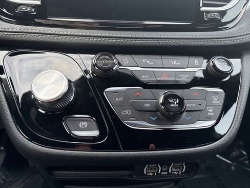 Used 2024 Chrysler Pacifica Touring-L w/ S Appearance Package image 20