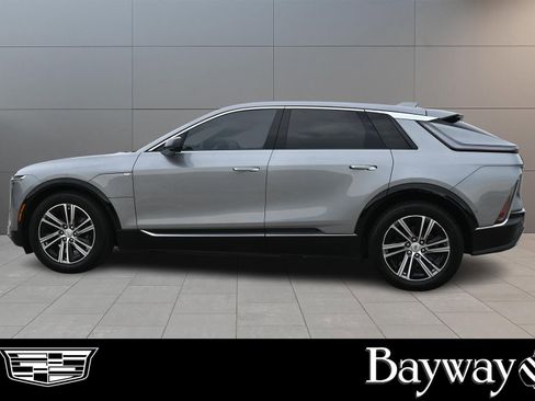 Used 2025 Cadillac Lyriq Luxury RWD image 4