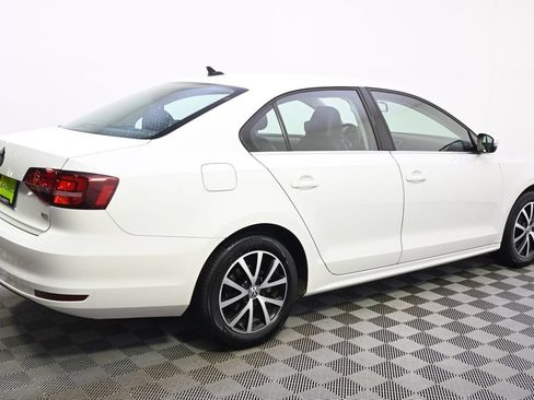 Used 2017 Volkswagen Jetta SE FWD image 7