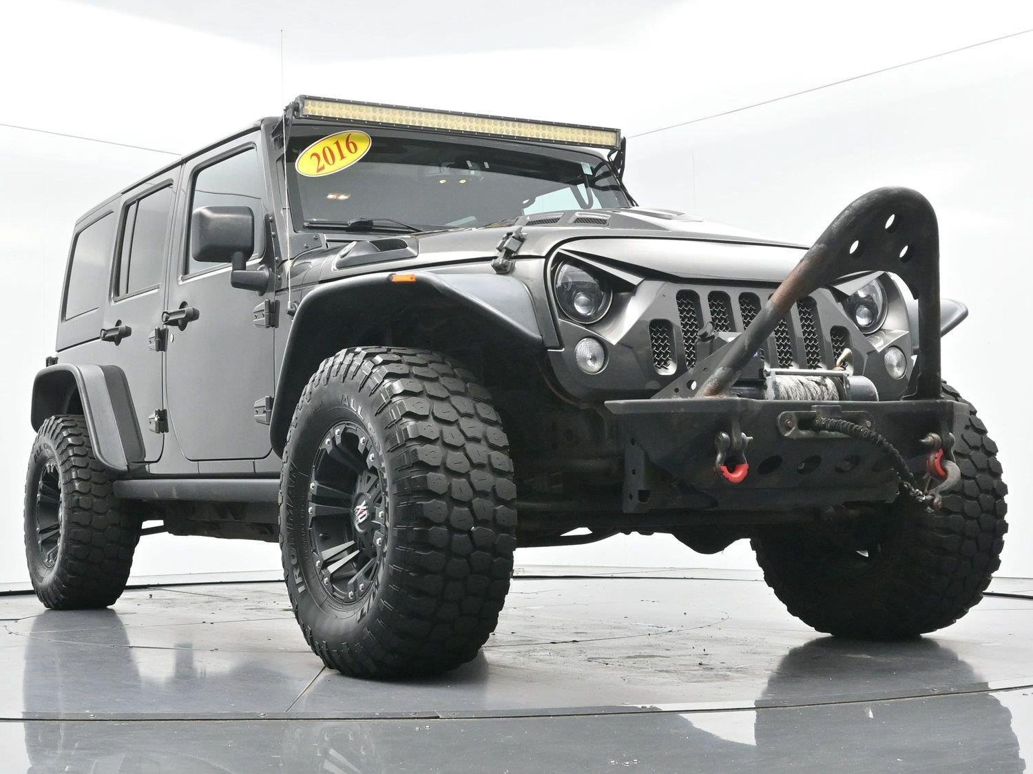 Used 2016 Jeep Wrangler Unlimited Rubicon w/ Dual Top Group AWD/4WD image 36
